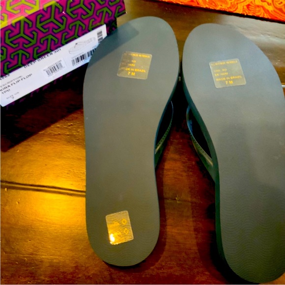 Tory Burch Kira Flip Flops in Deep green, NIB - Picture 4 of 5